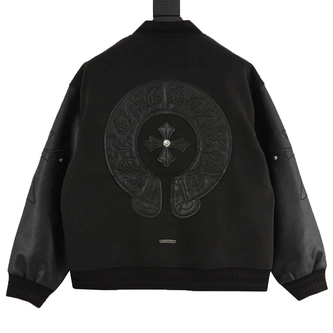 🅿️570 CH/Cro Heart Cross-leather patchwork baseball uniform jacket Warm reminder: It is recommended to hand wash or dry clean! ! This year is particularly popular. Baseball uniform jackets are available at all levels on the market (you must compare the details). The most powerful quality control. Baseball uniforms have been produced and researched for 7 years. The details are exquisite. With it, you will be the most handsome boy in the world. The fully painted four-button buckle (button with LOGO), the fabric is customized for more than a month. It is not ready-made in the market. It is made of wool blend, custom-woven and dyed. It has high color fastness. It is recommended to hand wash or dry clean for the first time. "Custom-woven knitted rib at the hem", the lining is made of silky and delicate cupro fiber material, which can be worn directly next to the body. It is extremely comfortable, a heavyweight item, purchase version! Size：XS-L